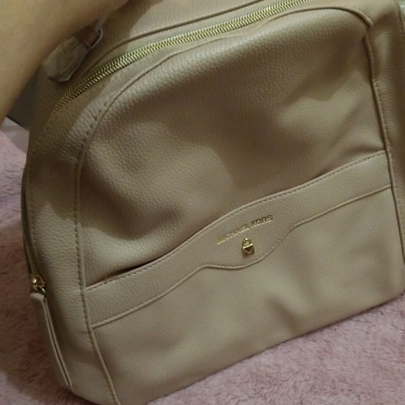 ⚘Michael Kors small  backpack⚘PRICED TO SELL⚘ - Picture 2 of 8